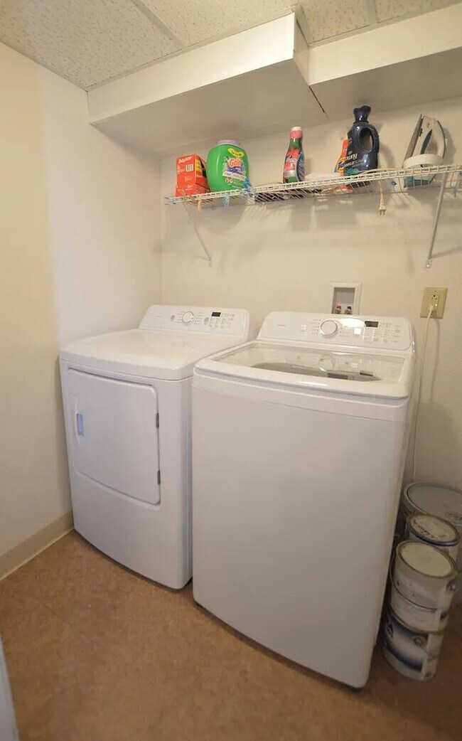 Foto del edificio - Beautiful 4 bedroom home