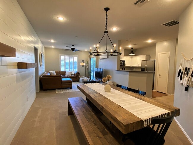 Building Photo - 4685 Apulia Dr