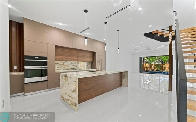 Foto del edificio - 1314 NE 13th Ave