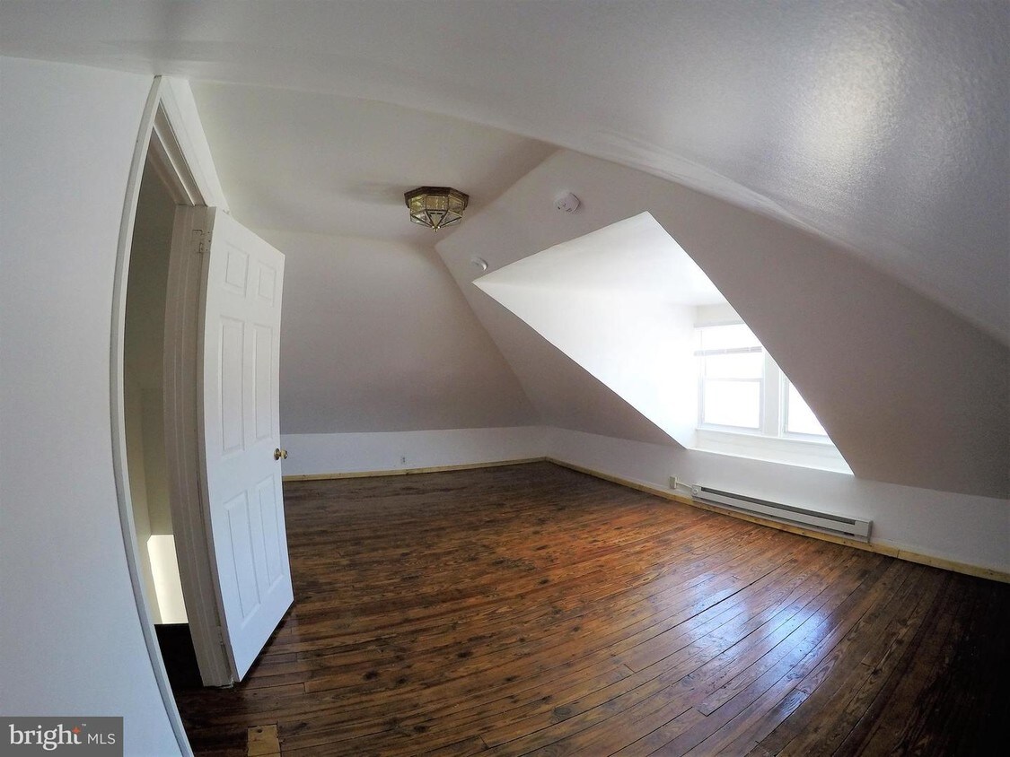 Primary Photo - 1000 Carsonia Ave