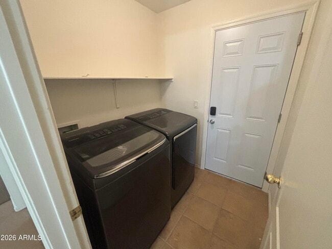 Foto del edificio - 13140 W Fairmont Ave