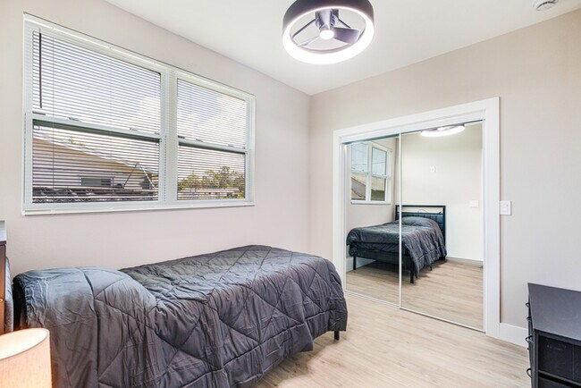 Foto del edificio - Englewood Padsplit Co-living Affordable Ho...