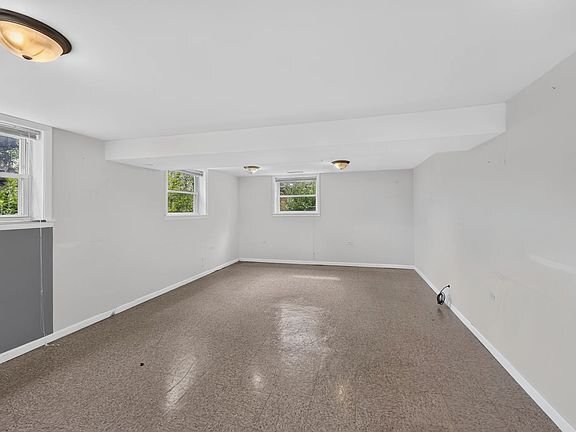 Foto del edificio - 126 Oaklawn Ave
