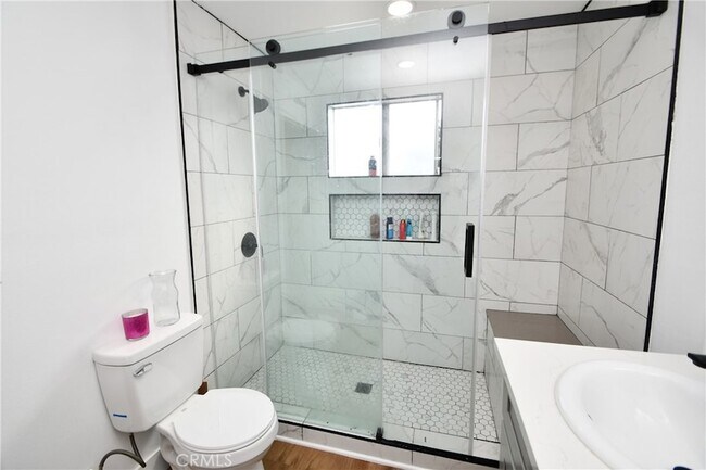 Foto del edificio - 4028 4026 W 160 Street Unit