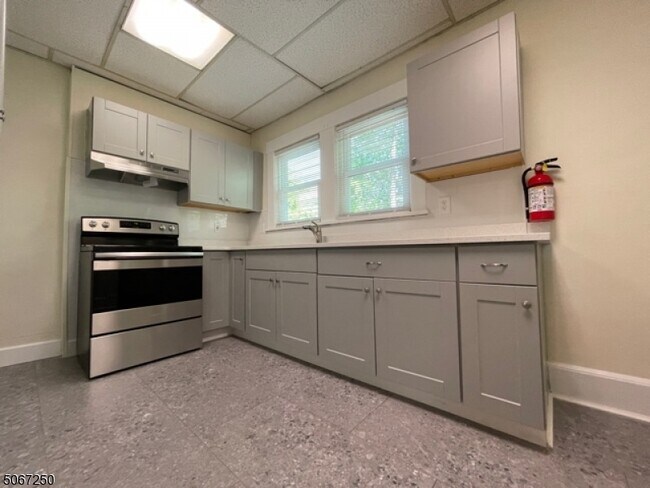 Building Photo - 86 Rockaway Ave