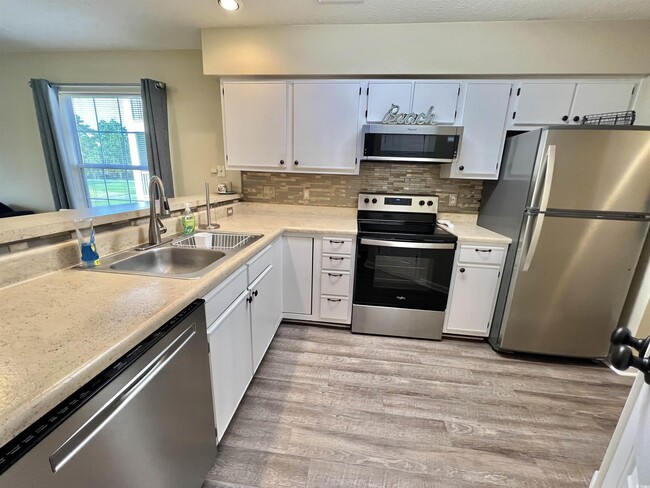 Building Photo - 607 Waterway Village Blvd