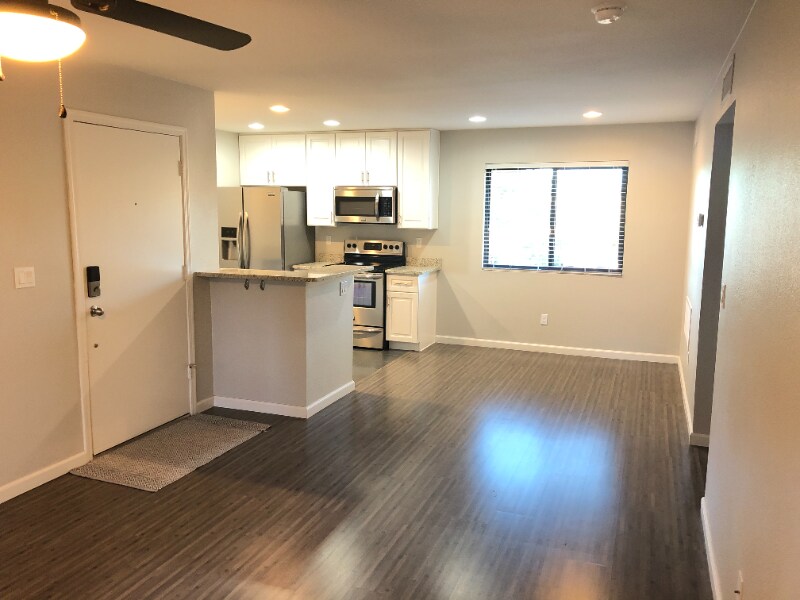 4704 E Paradise Village Pkwy N Unit 235, Phoenix, AZ 85032 Condo for