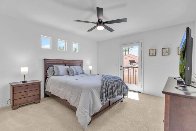Foto del edificio - 52233 Rosewood Ln