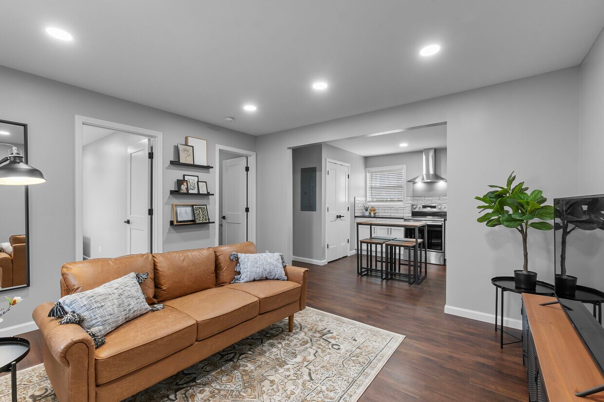 Foto principal - 212 S Lorimier St