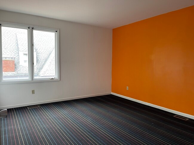 Building Photo - 4111 W Pine Blvd