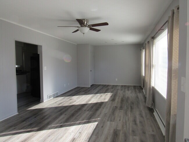 Building Photo - 540 Holmes St