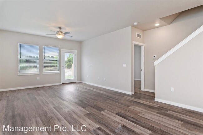 Building Photo - 3 br, 2.5 bath Apartment - 7468 Gardner Lane