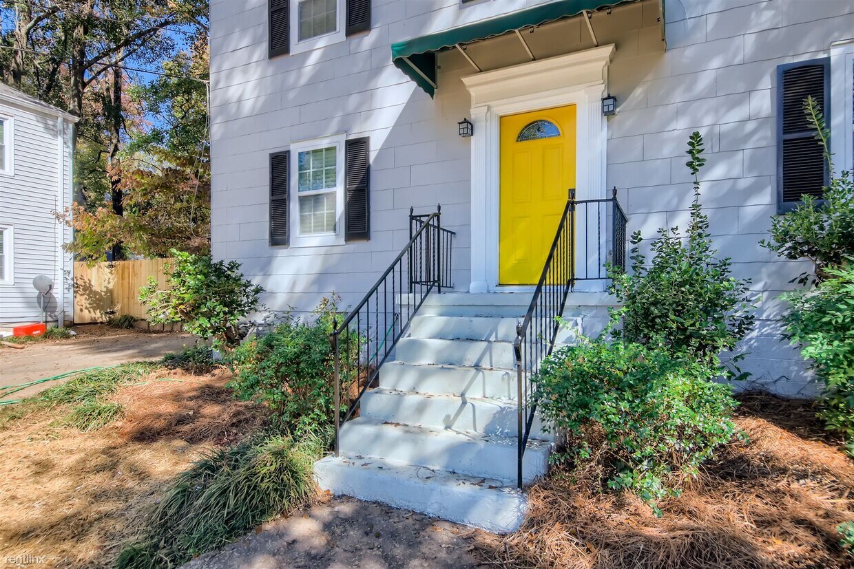 Primary Photo - 2 br, 1 bath Duplex - 406 South Columbia D...