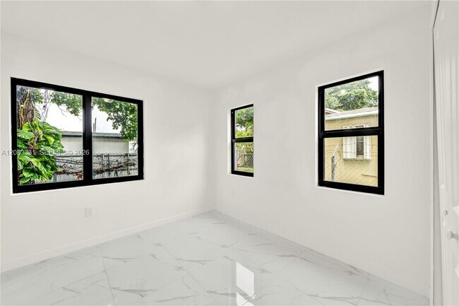 Building Photo - 5220 NW 24th Ave