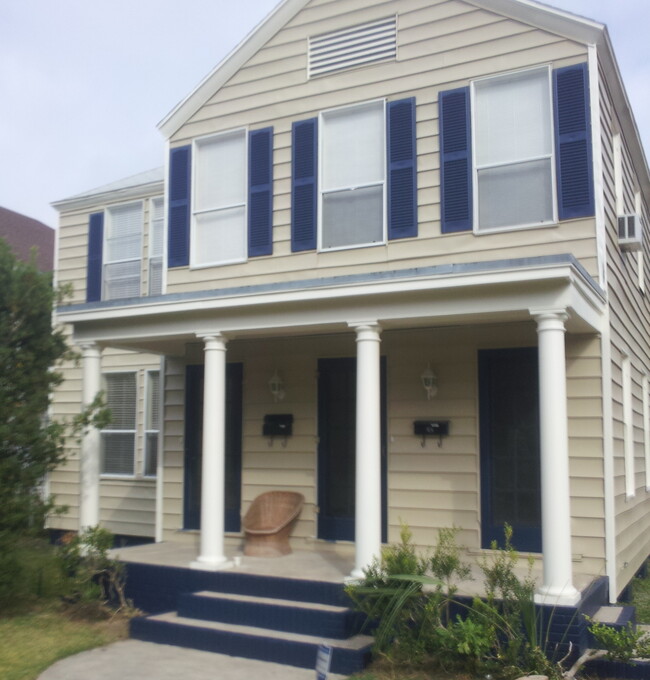 Building Photo - 2454 South Street