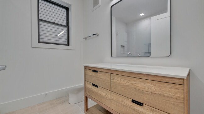 Building Photo - 1433 Euclid St NW