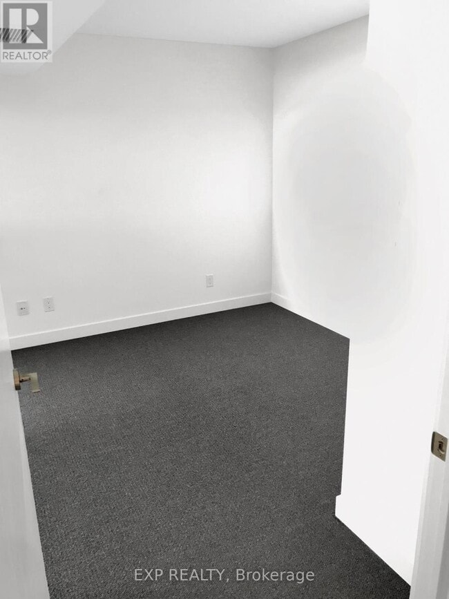 Building Photo - 160 Flemington Rd