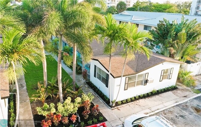 Building Photo - 3210 Canal Dr