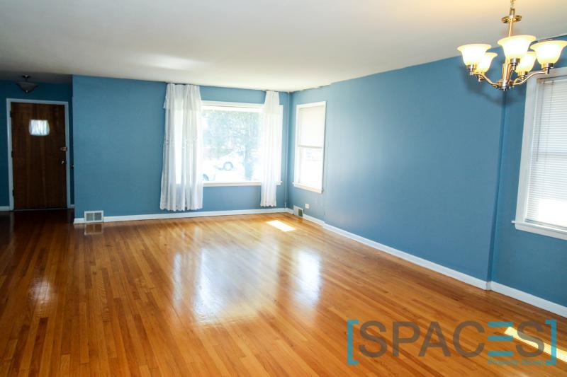 Primary Photo - 5840 N Kimball Ave