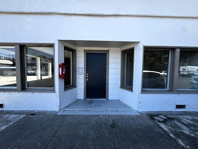 Building Photo - 840 10th St