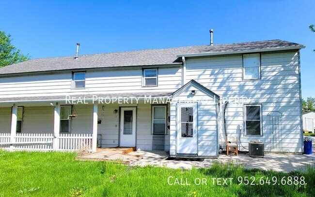 Foto del edificio - 412 N Cedar St