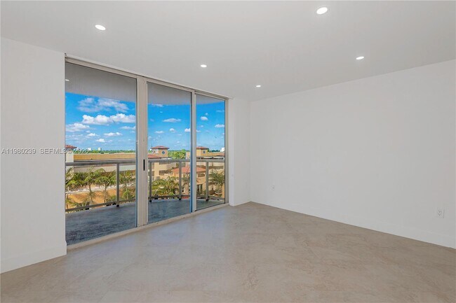 Foto del edificio - 8855 Collins Ave