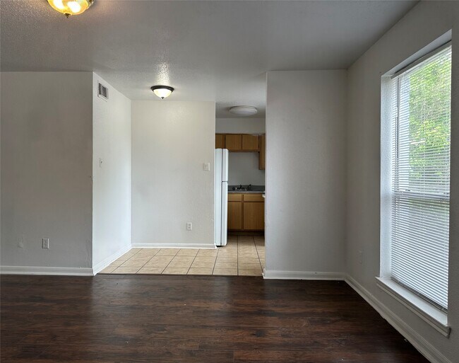 Building Photo - 7201 Hallshire Dr