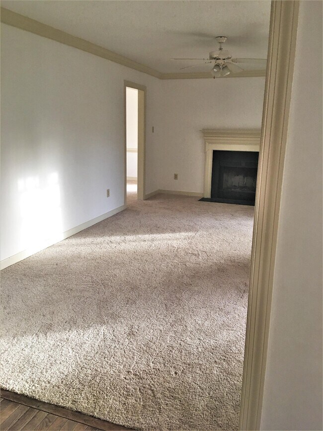 Foto del edificio - 7048 Mill Valley Rd