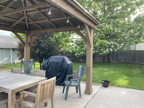 Covered patio - 214 Eagle Ave