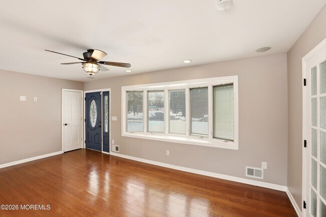Building Photo - 1057 Savannah St