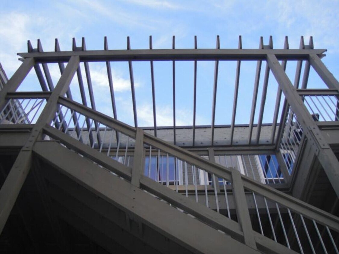 Foto del edificio - Huntington 4-Bed