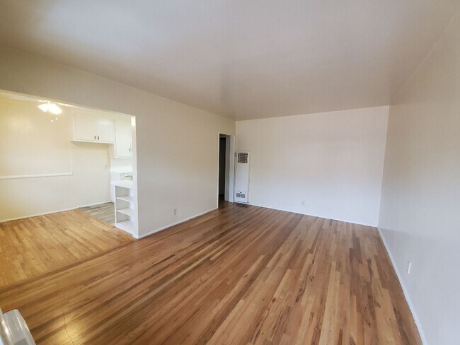 Foto del edificio - 1-Bedroom 1 bath unit in Van Nuys