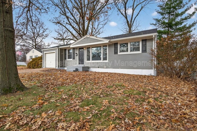 Building Photo - 315 St Anthony Ln