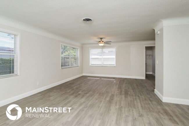 Building Photo - 1710 Jordan Dr