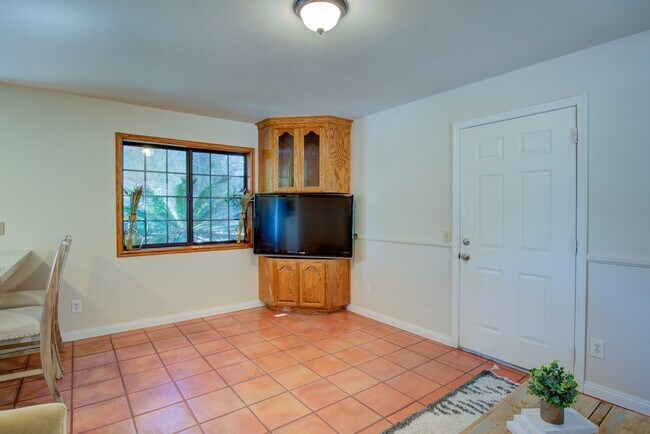 Building Photo - 33180 Vino Way