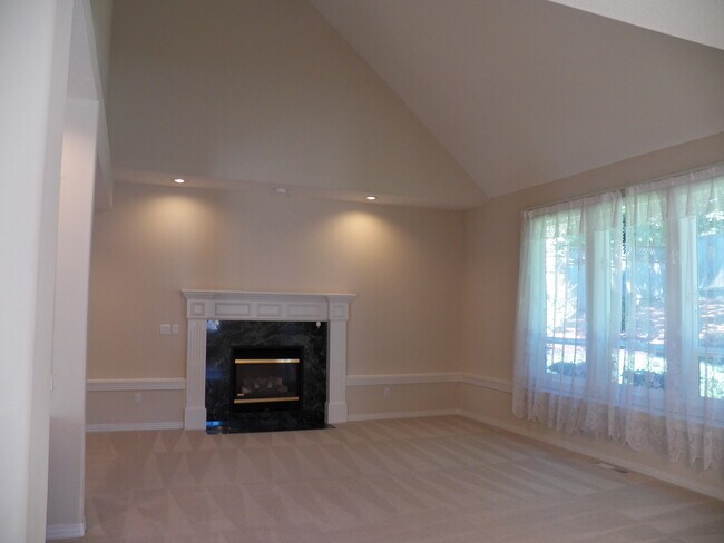 Foto del edificio - **PENDING** Wonderful West Linn Home!