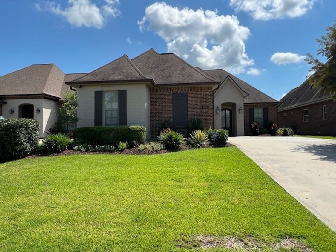 Foto principal - Home for Lease In Graywood Available on 2/...