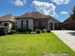 Building Photo - 5815 Willow Breeze Dr