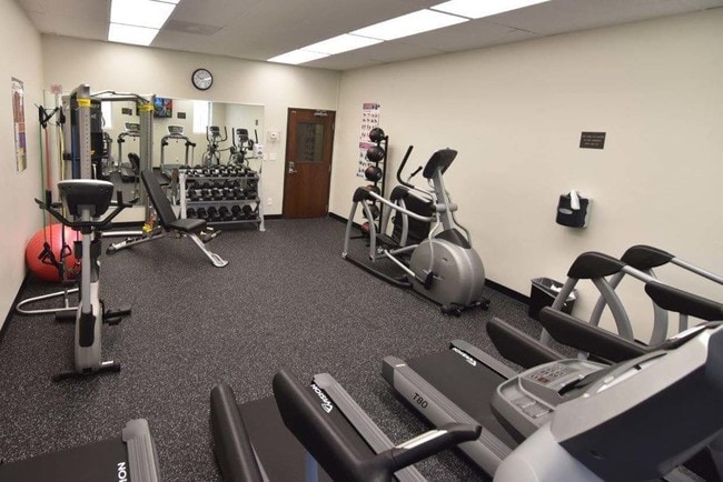 Fitness Room - ReNew Knollwood East