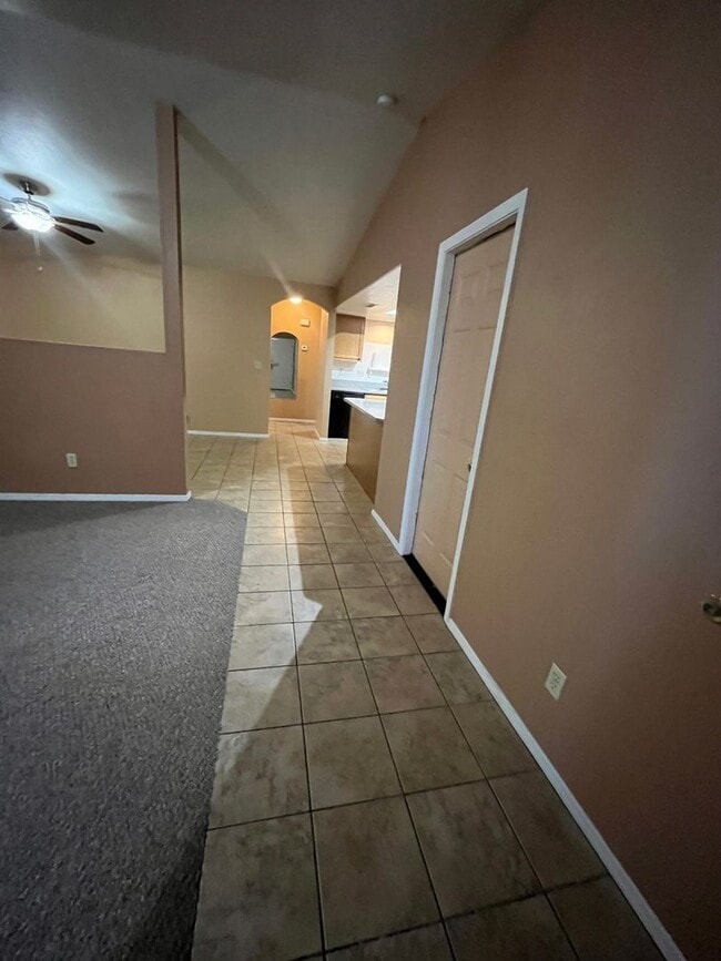 Building Photo - 9665 E Magma Dr