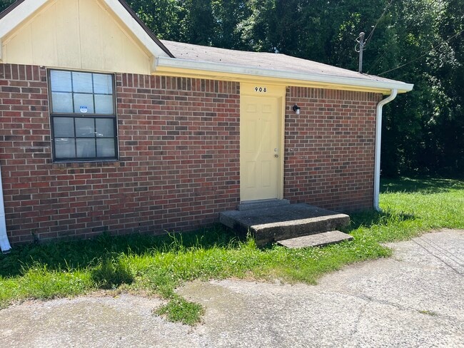 Building Photo - 908 Trailwood Cir