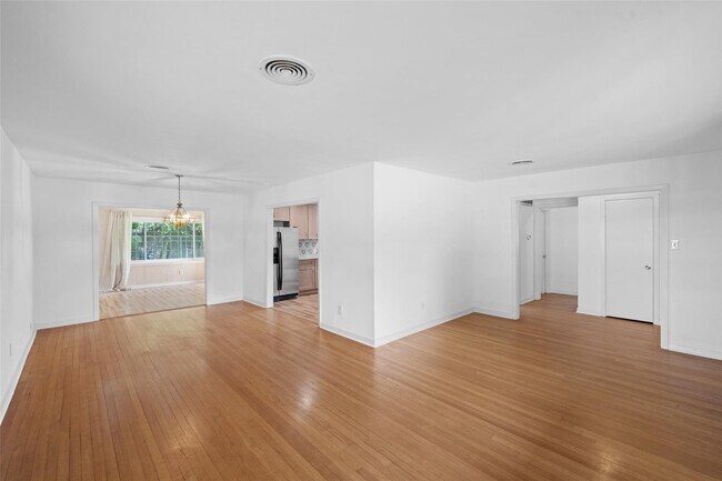 Foto del edificio - 9302 Walterville Rd