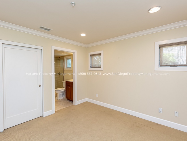 Building Photo - 7726 Ivanhoe Ave