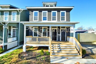 Building Photo - 2918 Hanes Ave