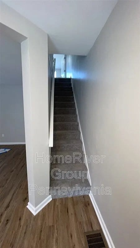 Building Photo - 4048 N Fairhill St