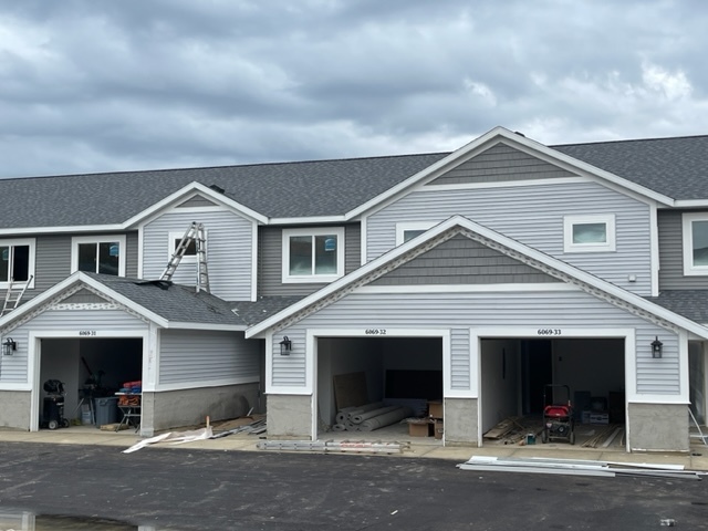 Foto del edificio - Fairway Corners Townhomes