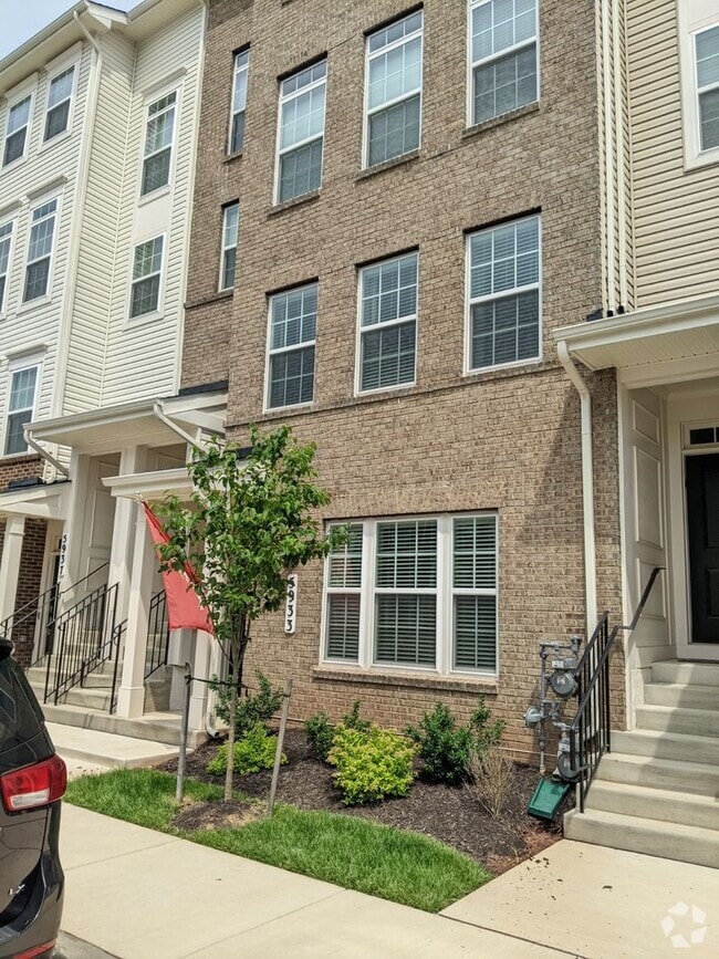 Building Photo - 5933 Krantz Dr
