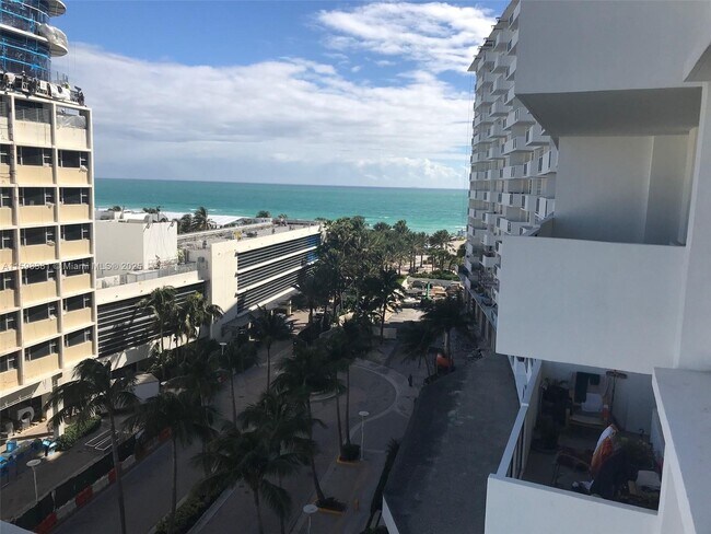 Foto del edificio - 100 Lincoln Rd