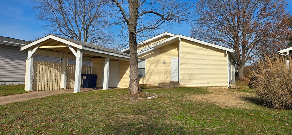 Primary Photo - House for Rent in Florissant