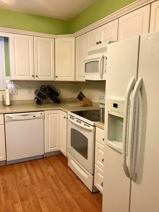 Foto principal - 295 W Central Park St